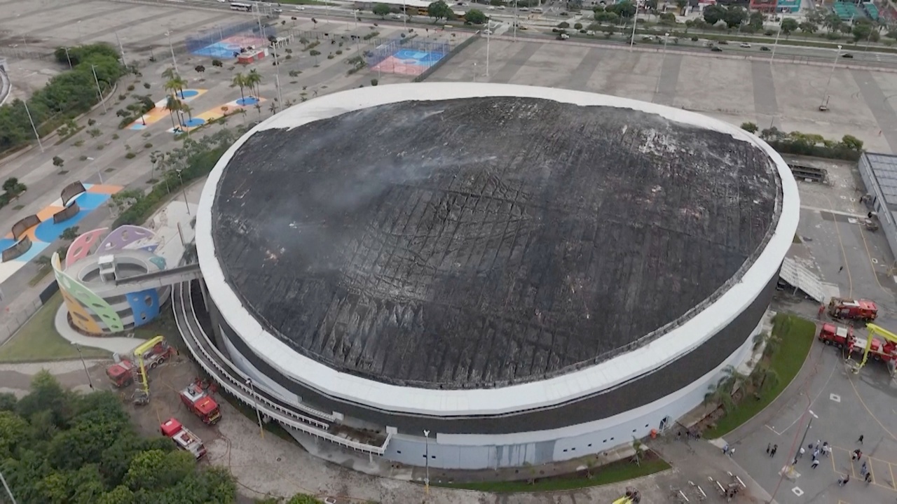 В Рио-де-Жанейро сгорел купол Олимпийского велодрома