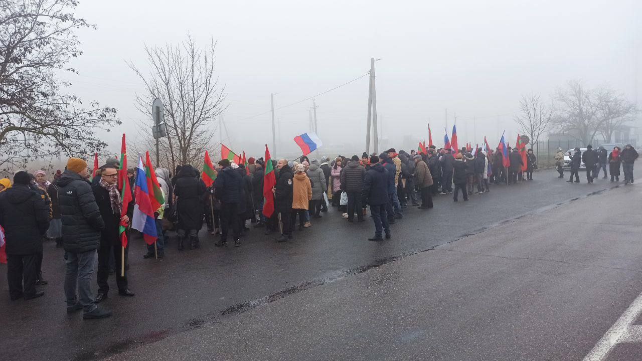 Criza energetică // Oamenii au ieșit la proteste în regiunea transnistreană. Reacția Chișinăului: „Fac parte din agenda deja cunoscută de a crea tensiuni și escalada situația”