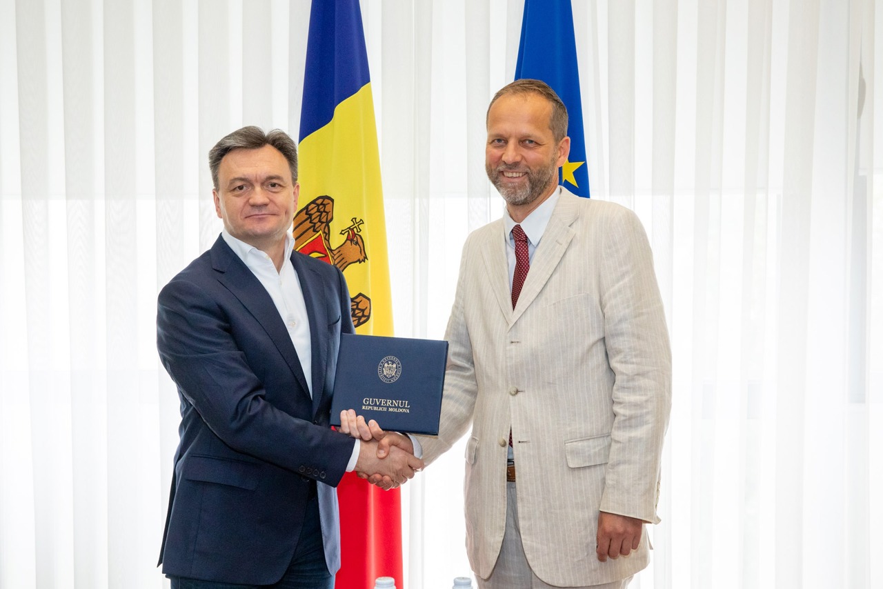 „UE ne-a fost alături în toate etapele importante, inclusiv în momentele de criză”. Dorin Recean, întrevedere de rămas-bun cu Jānis Mažeiks