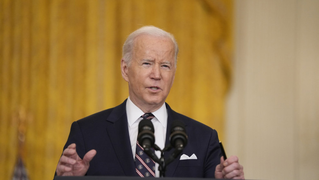 Biden searches for ways to keep aid flowing to Ukraine 