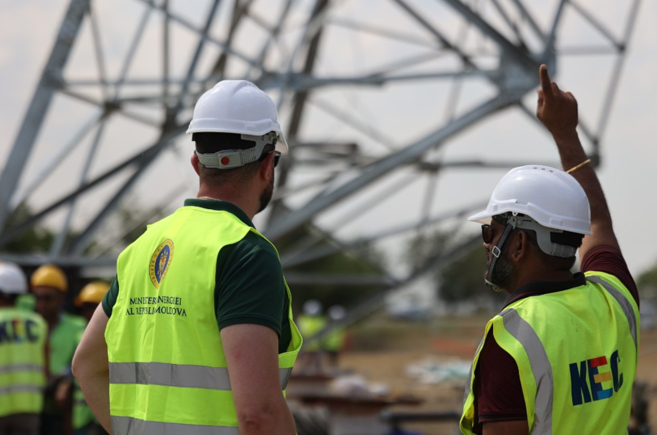 ‘I was the first to raise the flag’: the builders of the Vulcănești–Chișinău power line