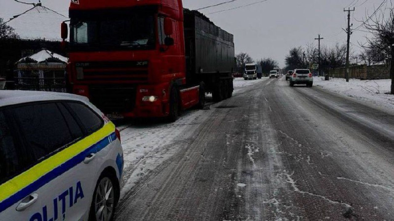 GHEȚUȘ | Circulația vehiculelor de mare tonaj, sistată temporar pe toate drumurile naționale