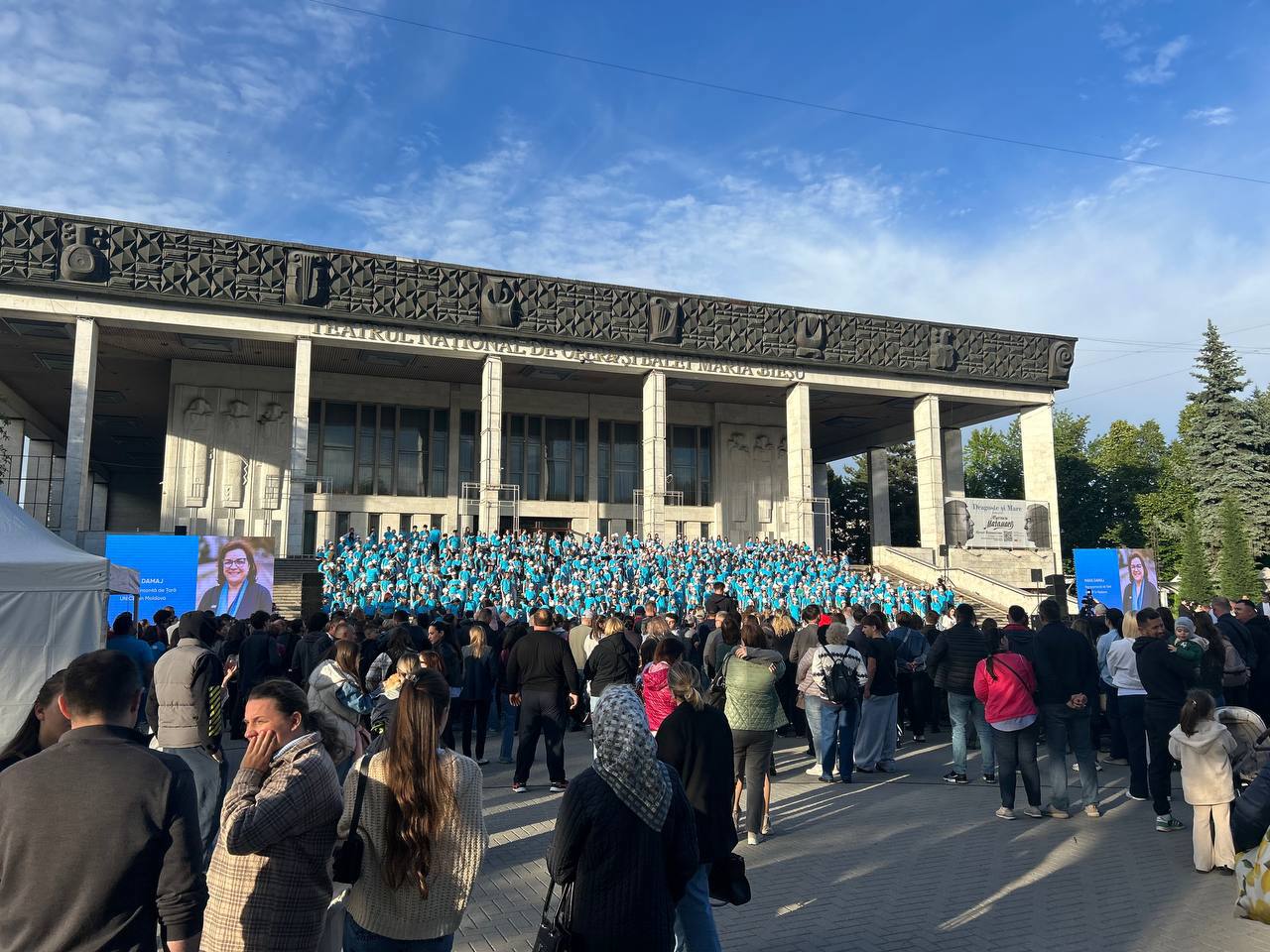 O mie de copii din toate colțurile țării s-au reunit pentru a cânta la „Marele Cor al Copiilor”