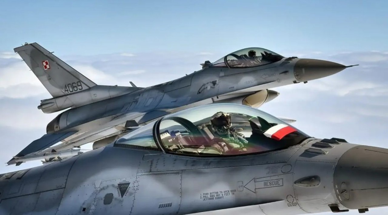 Польша подняла истребители на фоне российской атаки по западным регионам Украины