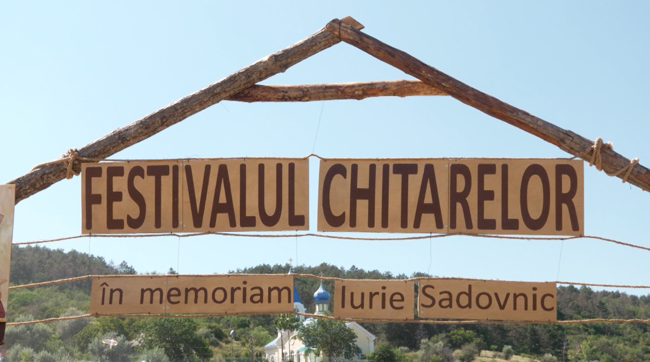 Cântecele lui Iurie Sadovnic au unit generații la Festivalul Chitarelor