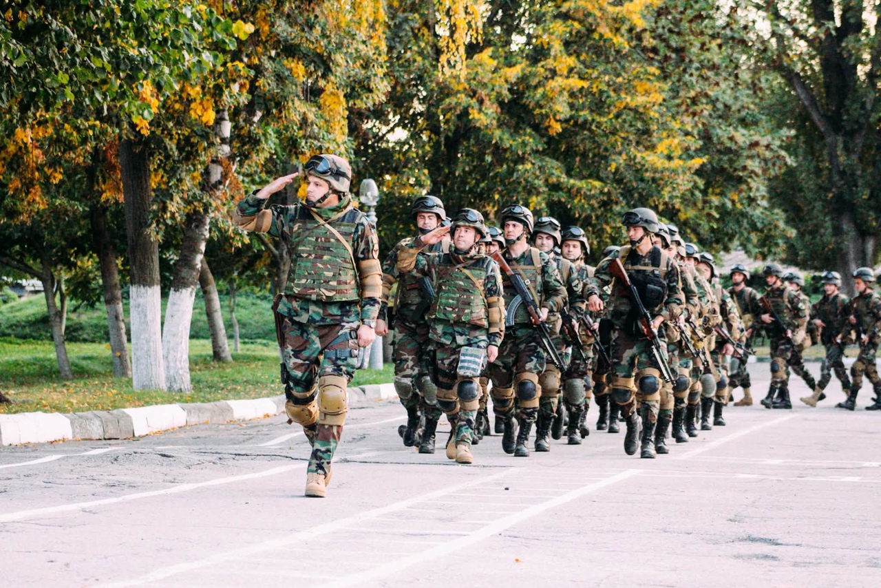 Schimbări în Forțele Armate: Igor Grosu neagă producerea dronelor pentru Ucraina și evită subiectul creșterii efectivului de militari