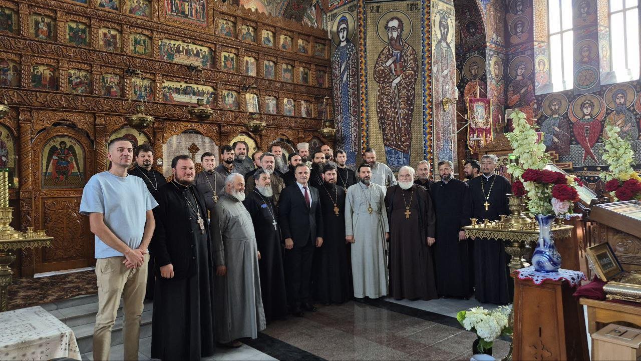 Mitropolia Basarabiei cere retragerea cetățeniei române pentru mai mulți preoți de la Mitropolia Moldovei