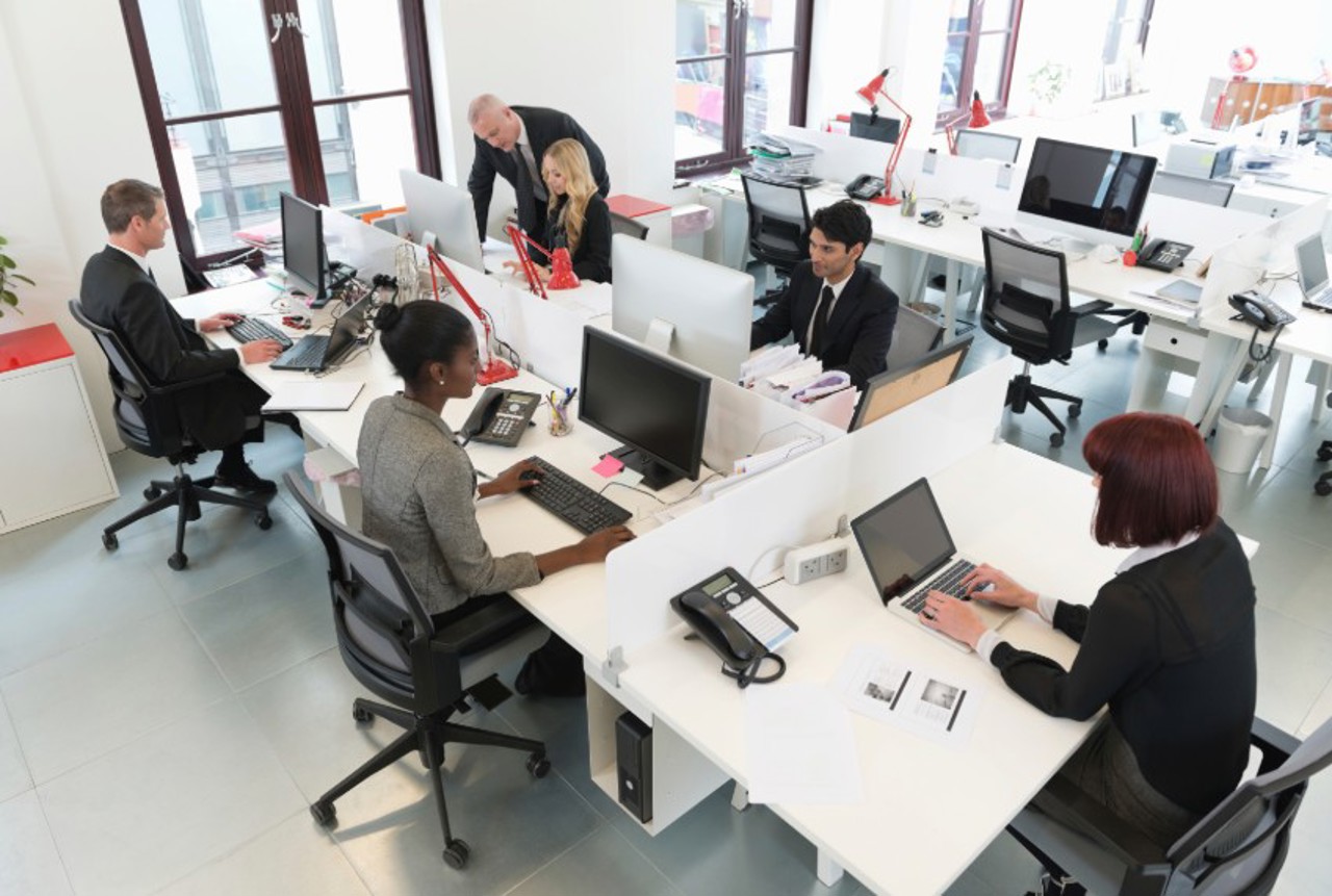 UE solicită măsuri de economisire a energiei, inclusiv munca de acasă