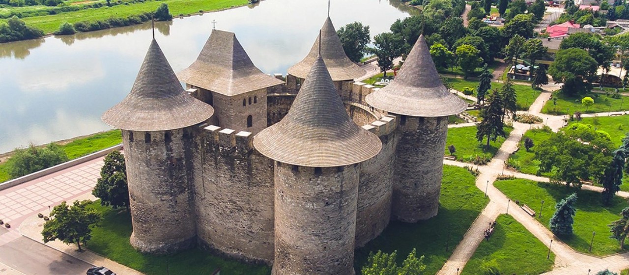 „Cetatea Soroca ne oferă de fiecare dată surprize”. Noi obiecte valoroase descoperite în timpul lucrărilor restaurare a fortăreței