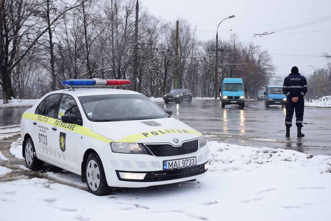 Circa două mii de polițiști vor fi la datorie în perioada sărbătorilor de iarnă. Recomandările oamenilor legii pentru cetățeni