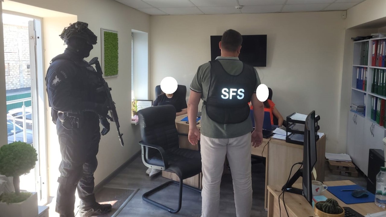 Colectau și reciclau deșeuri, dar nu plăteau impozite la stat. Prejudiciu de 11 milioane de lei într-o schemă de evaziune fiscală