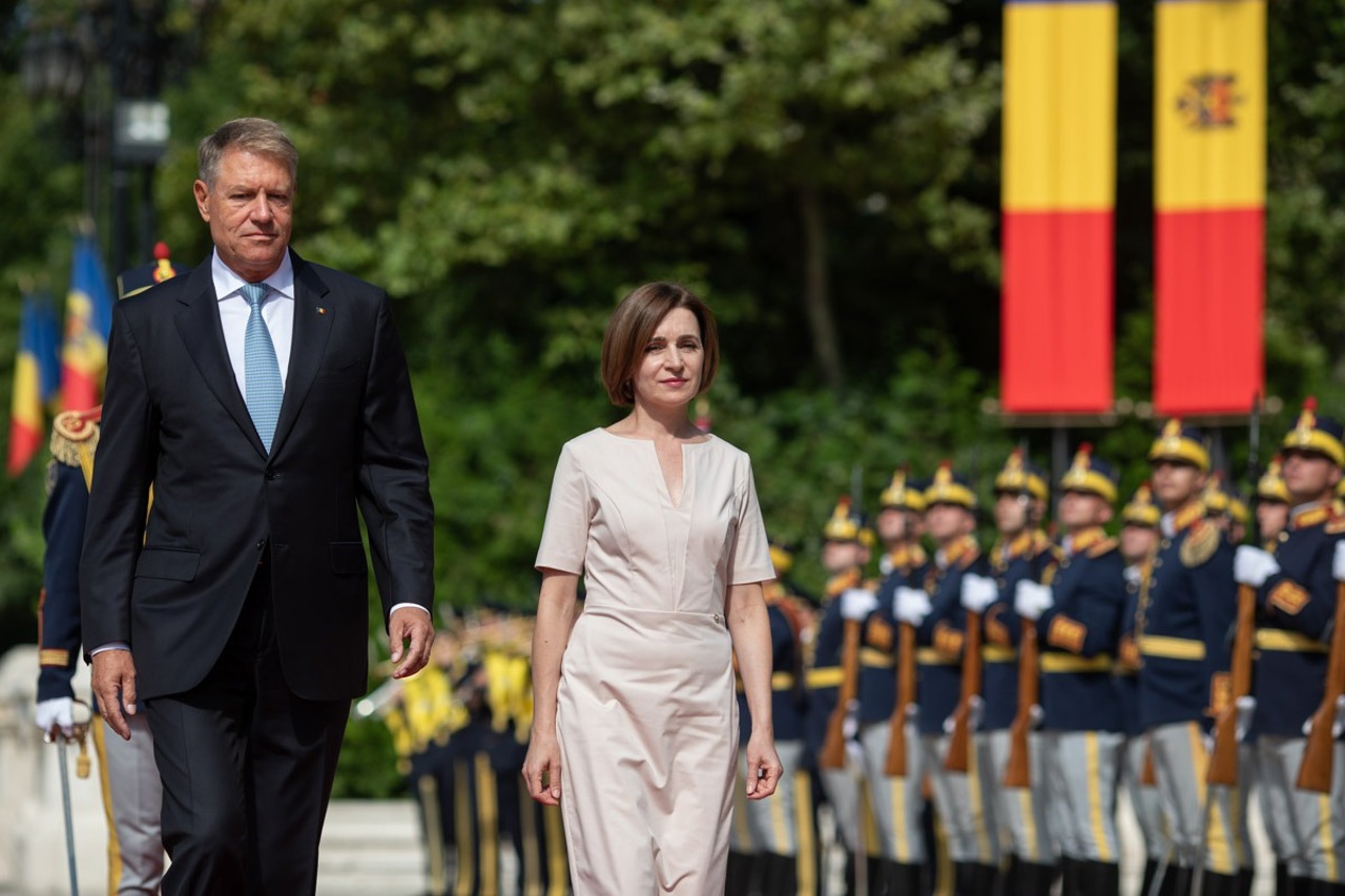 Klaus Iohannis „condamnă ferm” orice tentativă de destabilizare a Republicii Moldova din exterior: „Nu sunteți singuri, România a fost și va fi alături” 