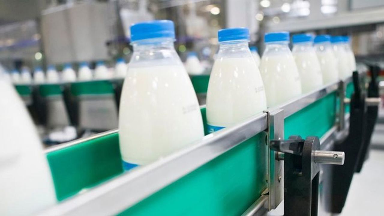 ANSA relaxează verificările pentru laptele ambalat, dar menține controlul riguros pentru cel importat în vrac din Ucraina