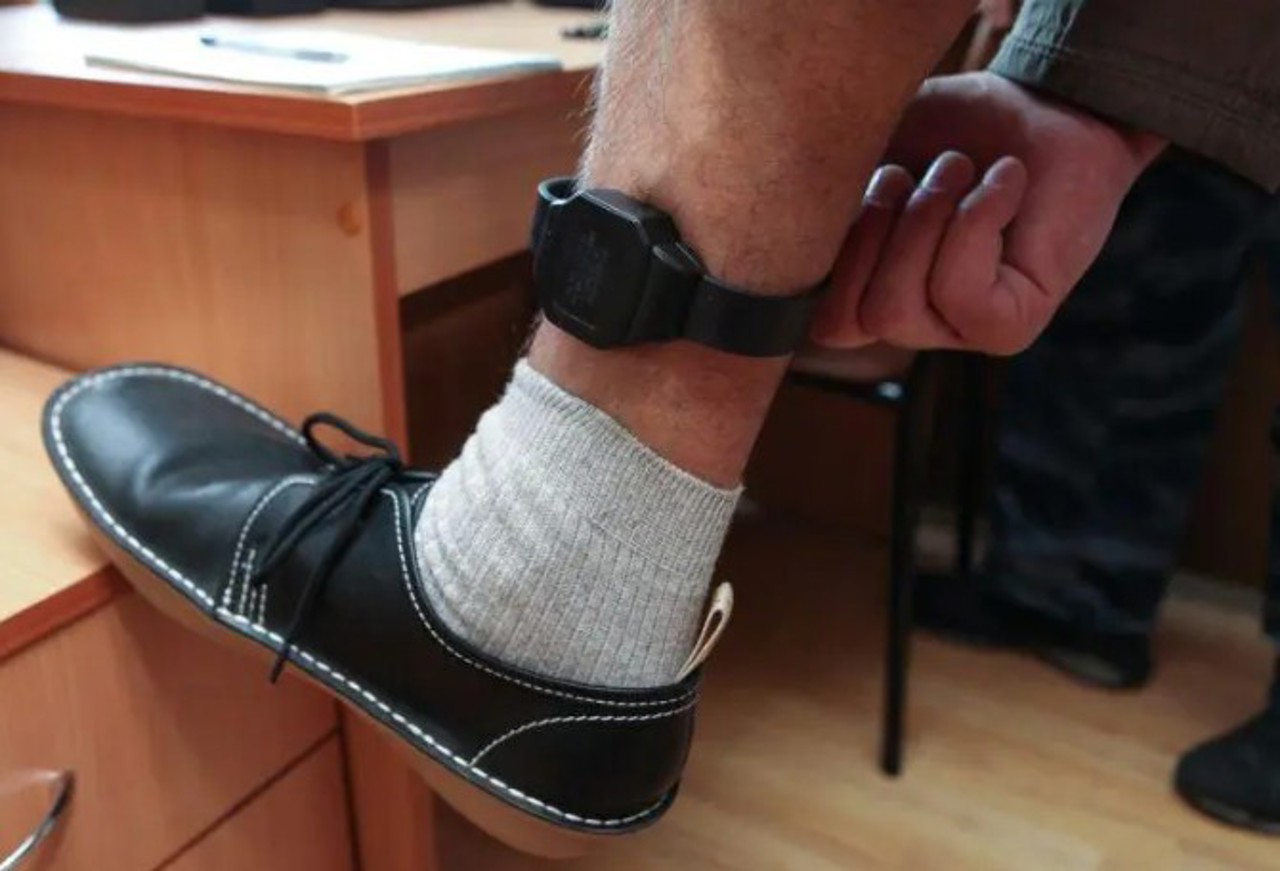 Număr-record de persoane supravegheate prin brățări electronice, în 2025