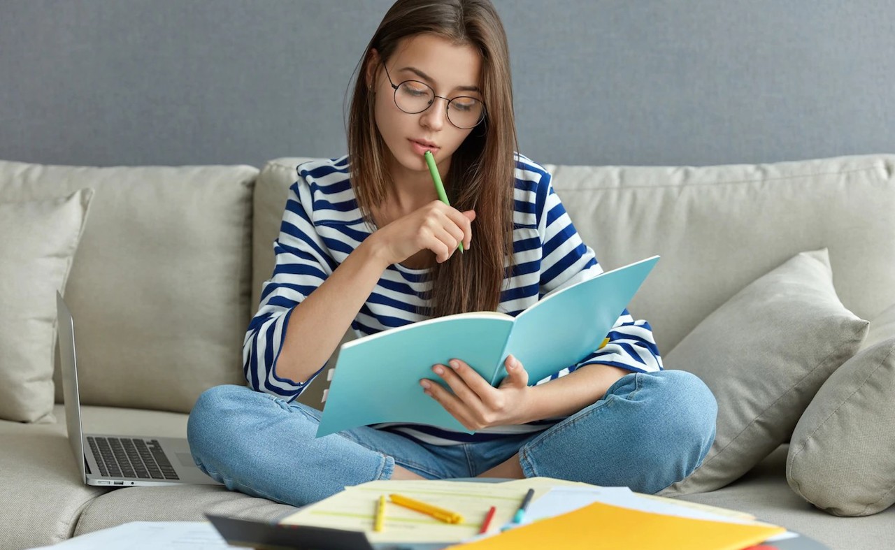 Lectura și învățarea, în top: 70% dintre vouchere culturale au fost cheltuite de tineri pentru cărți