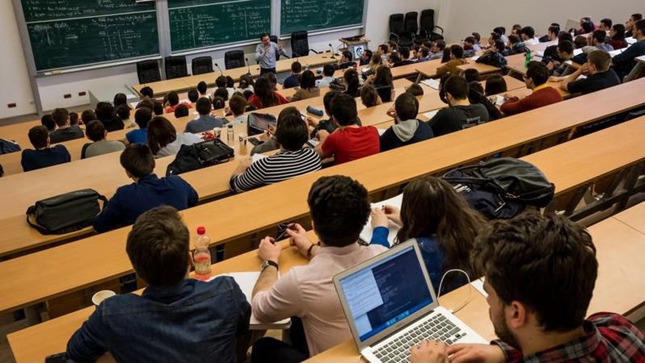 Teze de licență de 25 de pagini și practică în companii: Soluțiile unui profesor ASEM pentru criza academică din R. Moldova