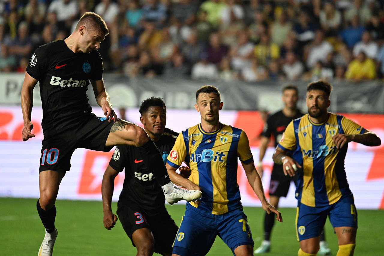 FCSB a câștigat la Ploiești: Florin Tănase a marcat singurul gol cu o lovitură de cap 
