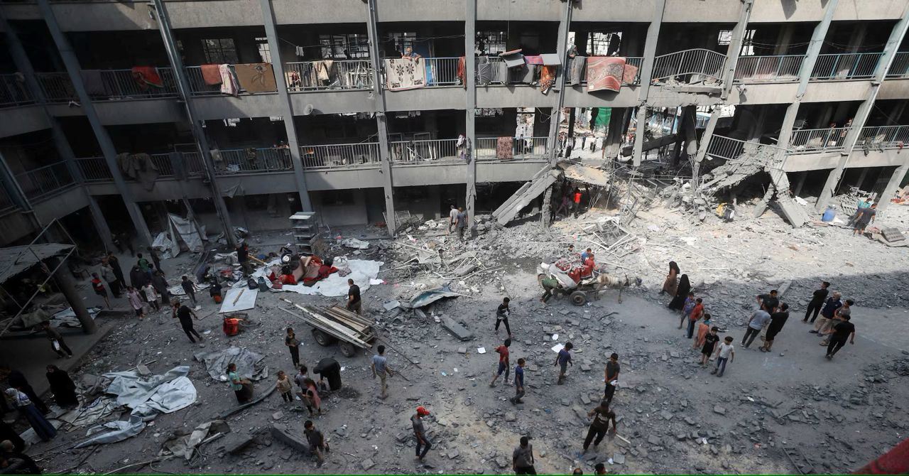 Israelul intensifică atacurile aeriene în Gaza, provocând zeci de victime, în timp ce oficialii urmează să aibă discuții de pace la Washington