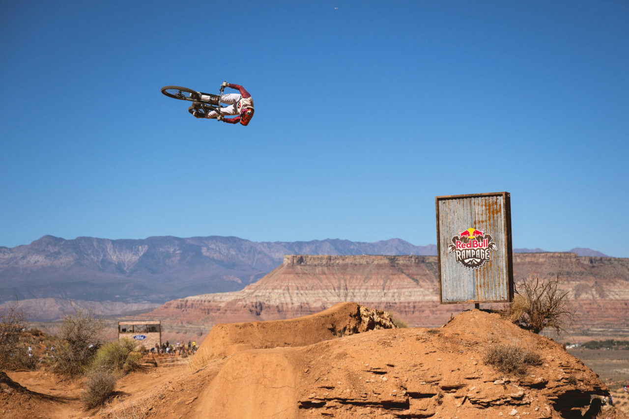 Canadianul Hayden Zablotny a câștigat competiția Red Bull Rampage chiar la debut