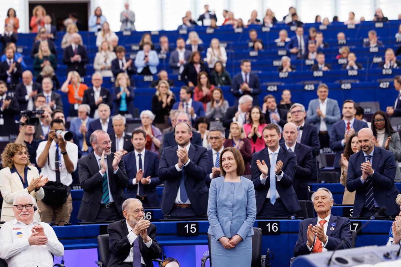 Maia Sandu, decorată cu Ordinul European de Merit, la Strasbourg: „Permiteți Republicii Moldova să înainteze pe drumul său european!”