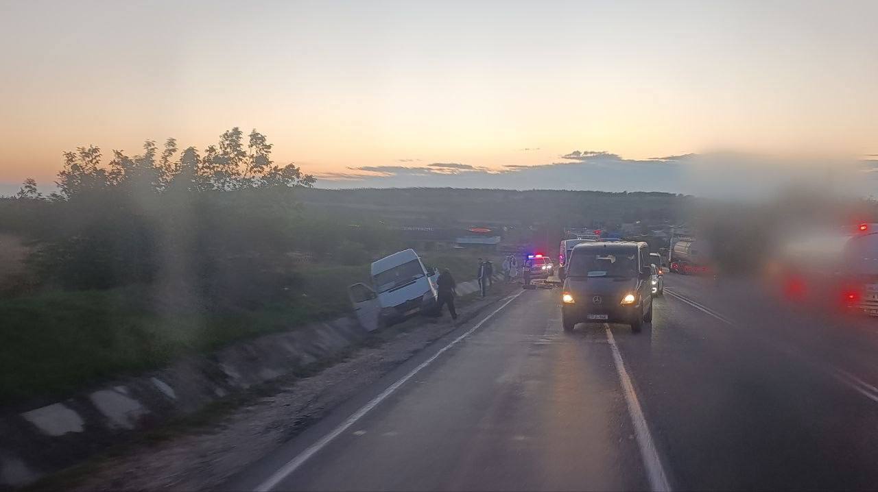 Accident matinal în apropiere de Peresecina: O persoană a fost transportată la spital
