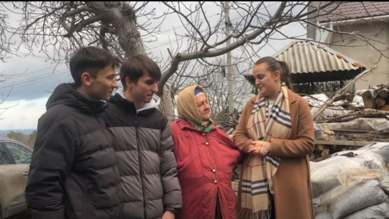 „Războiul Bănuților” la Liceul „Ion Creangă” din Soroca: 20 de kilograme de monede, transformate în căldură pentru bătrâni