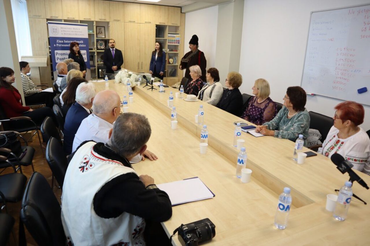 În cadrul unui concurs, Ministerul Muncii și Protecției Sociale a acordat premii pentru cei mai activi vârstnici 