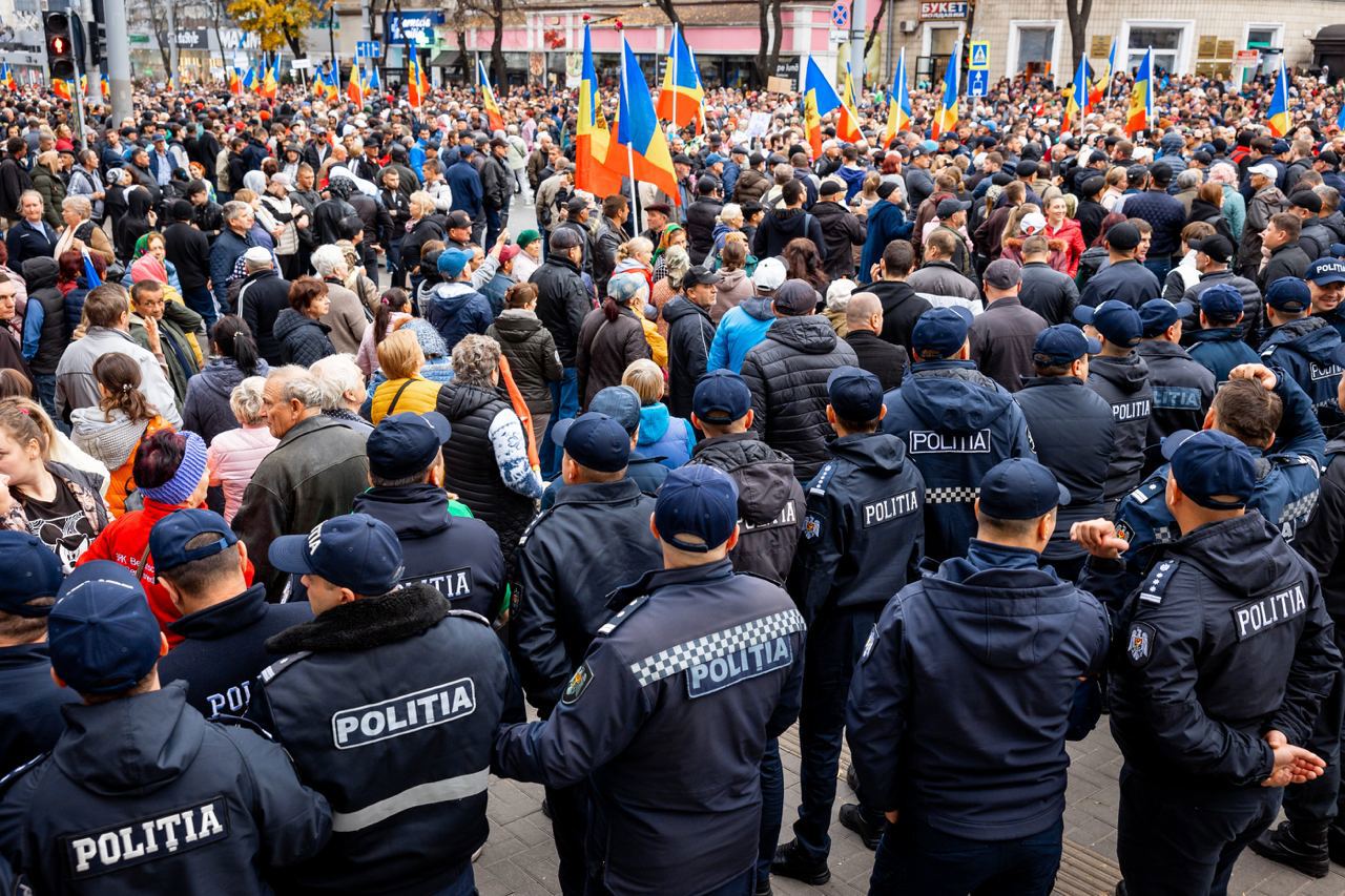 Nou cadru legal pentru evenimente publice: organizatorii vor fi obligați să colaboreze cu forțele de ordine și să asigure securitatea maximă