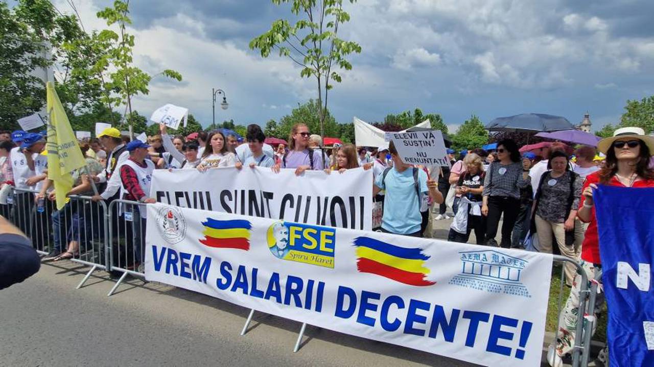 Greva profesorilor din România s-a încheiat. Dascălii revin în sălile de clasă