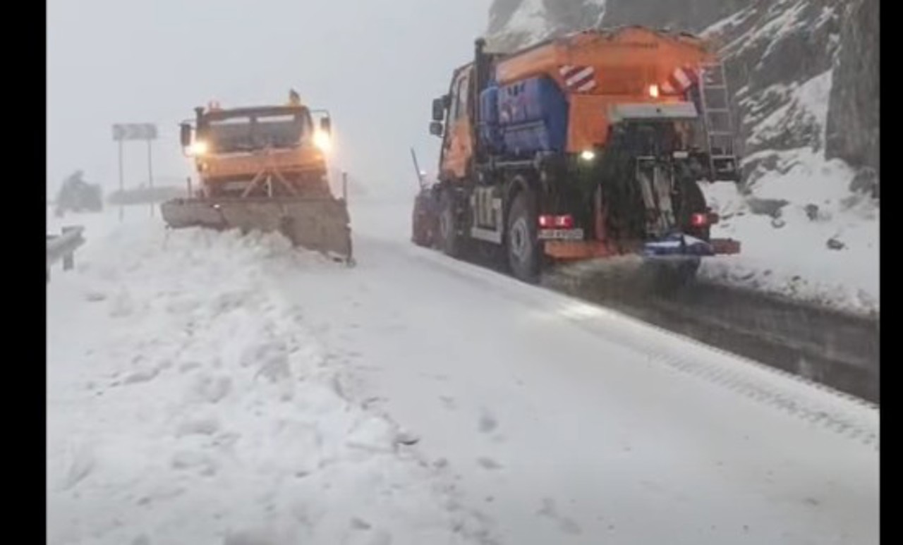 Prima zăpadă în România, Ucraina și Polonia: Pe Transfăgărășan se circulă în condiții de iarnă
