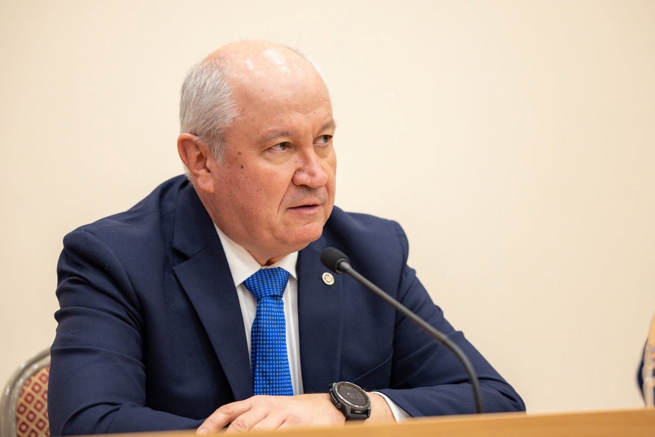 Guvernul anunță reorganizarea Agenției Proprietății Publice și demisia Corpului de control al premierului