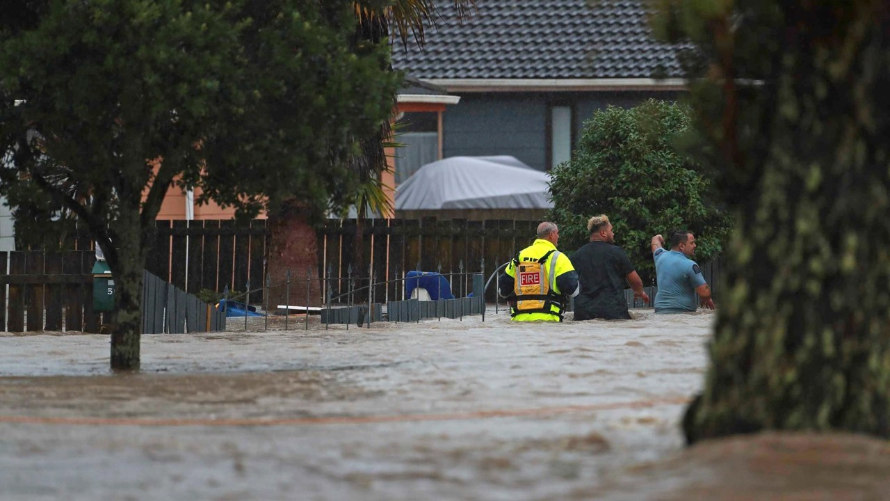 Death toll rises as New Zealand hit by heavy rain and landslides