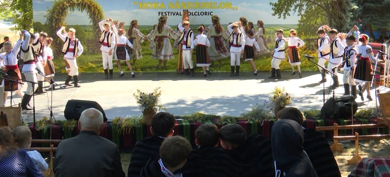„Hora Sânzienelor”, festival la Telenești cu muzică, bucate tradiționale și lucrările meșterilor populari 
