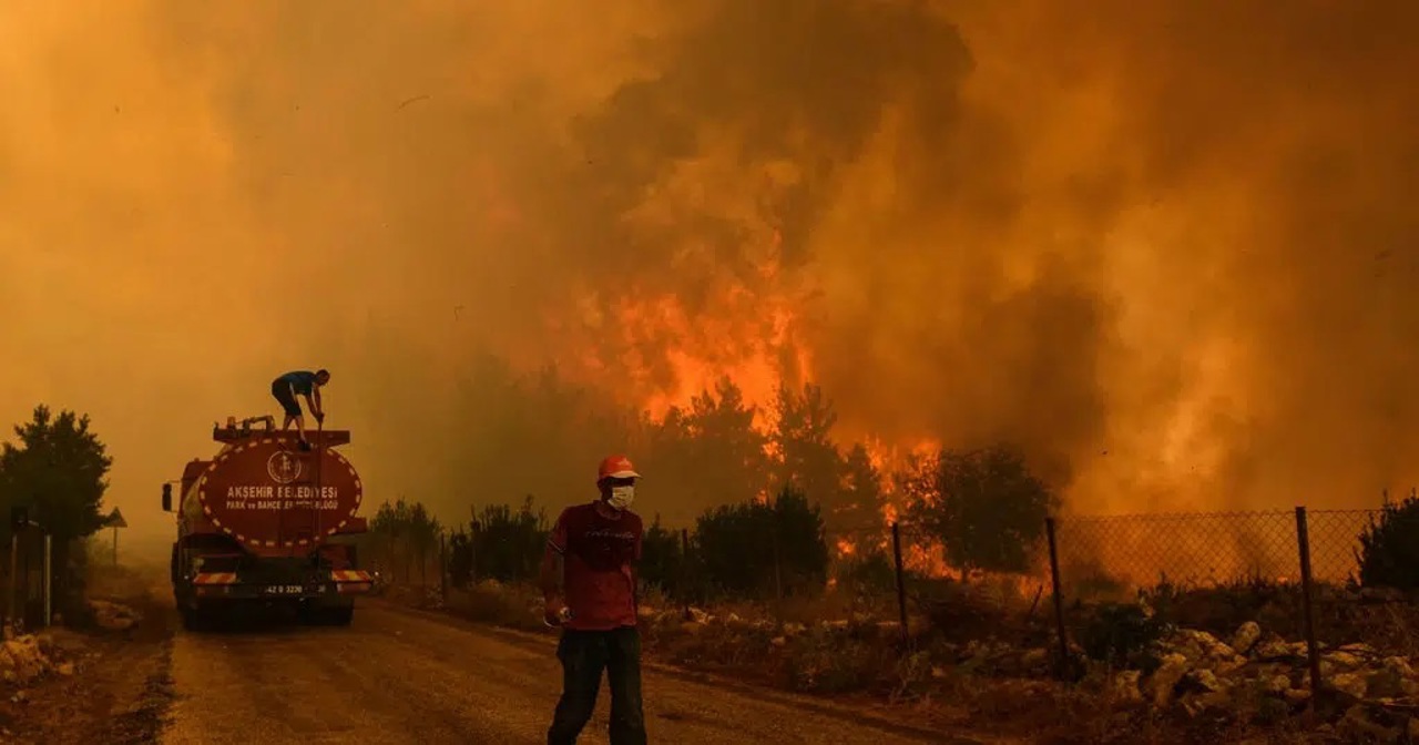 MAE avertizează turiștii moldoveni: Turcia și Grecia, risc mare de incendii în perioada estivală