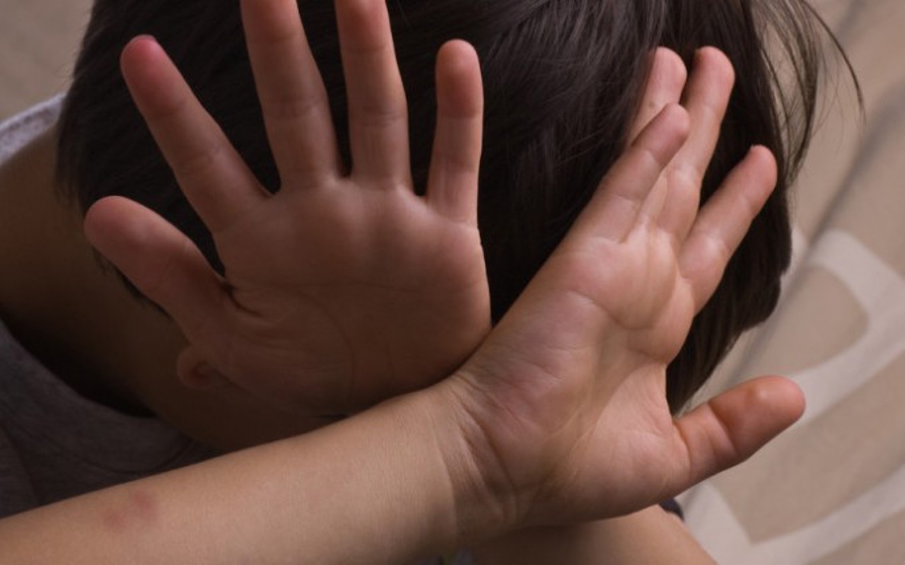 Adolescenții care au agresat un copil pe strada Albișoara, identificați: Poliția a demarat o anchetă