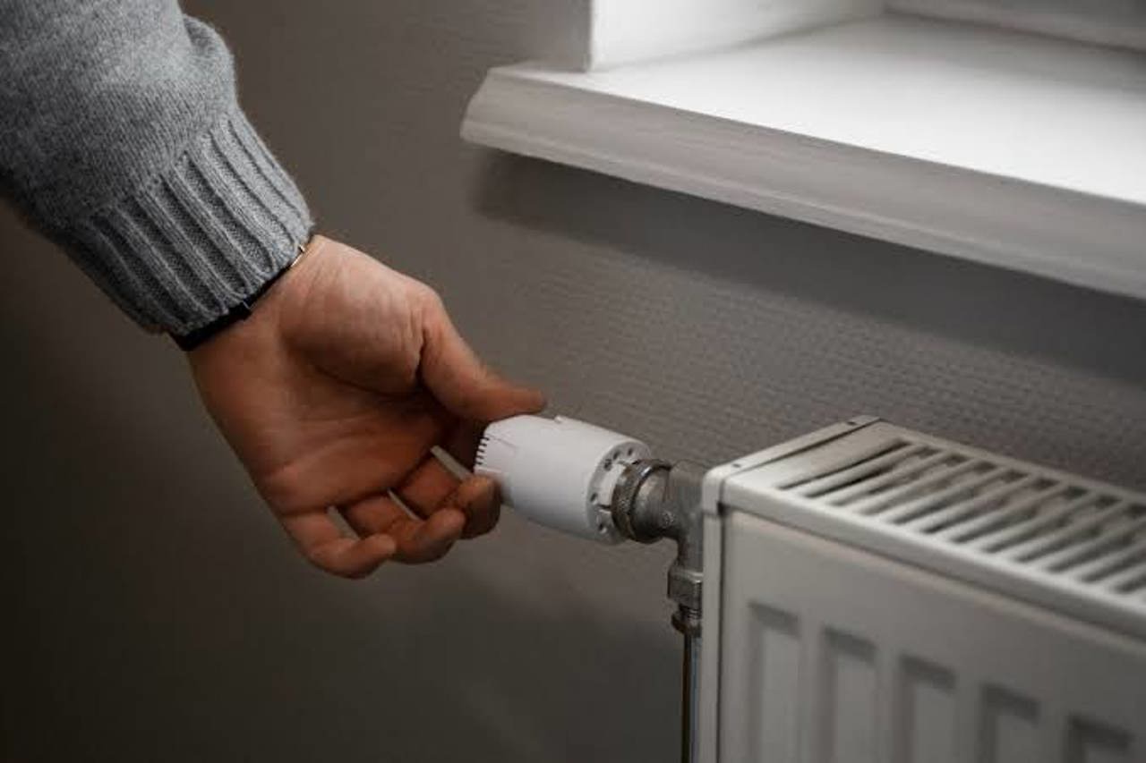 Proprietarii de apartamente vor contribui cu până la 20.000 de lei la modernizarea termoficării. Autoritățile pregătesc un program de vouchere 