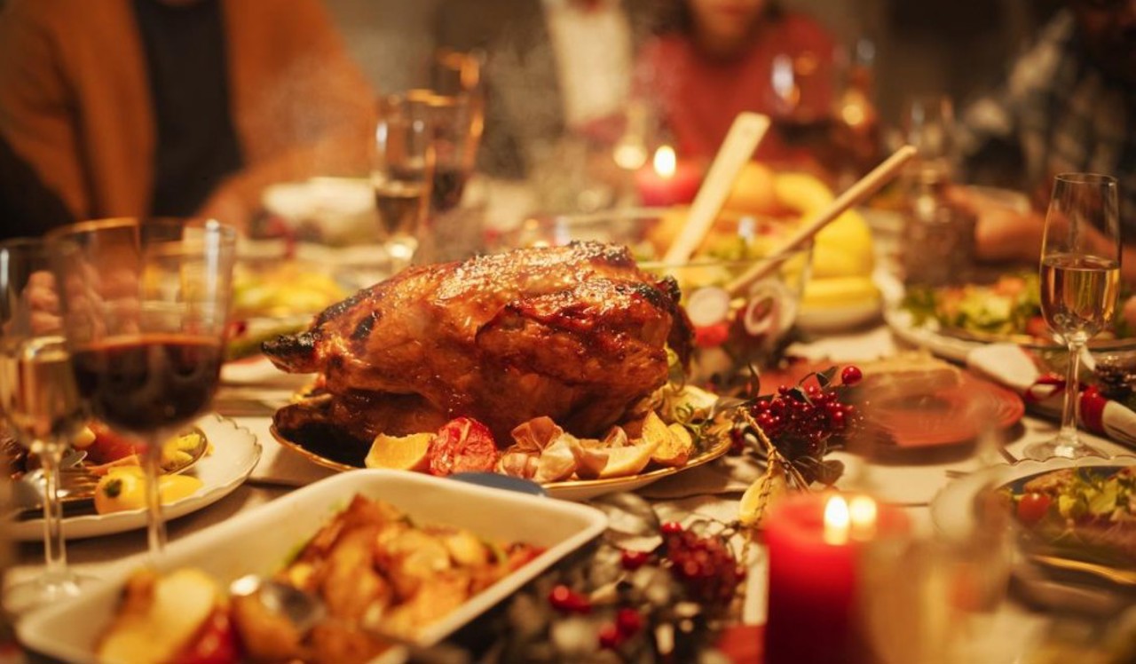 ANALIZĂ | Cel puțin 600 de milioane de lei, cheltuite pentru produse alimentare, de sărbători: o cantitate enormă de mâncare va ajunge la gunoi  