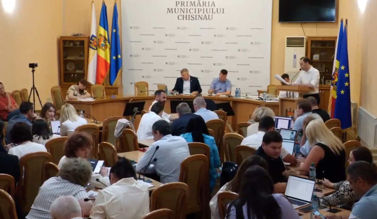 Doar două proiecte funciare au trecut de votul CMC. Terenurile pentru școlile private au stârnit controverse