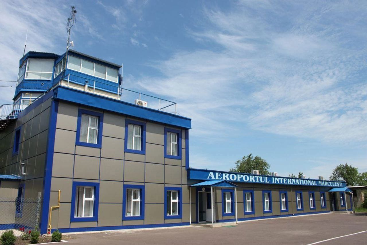 Three Ukrainian planes land in Mărculești for temporary maintenance