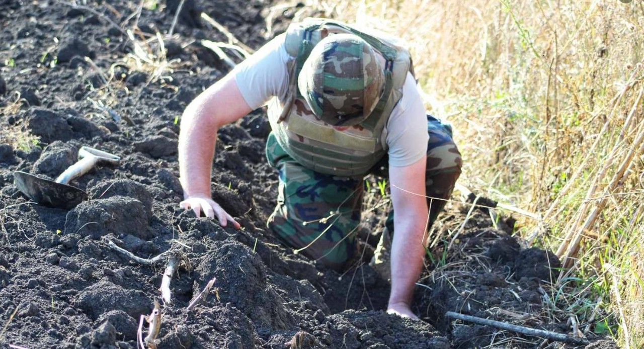 An explosive, found on an agricultural land in Fălești district