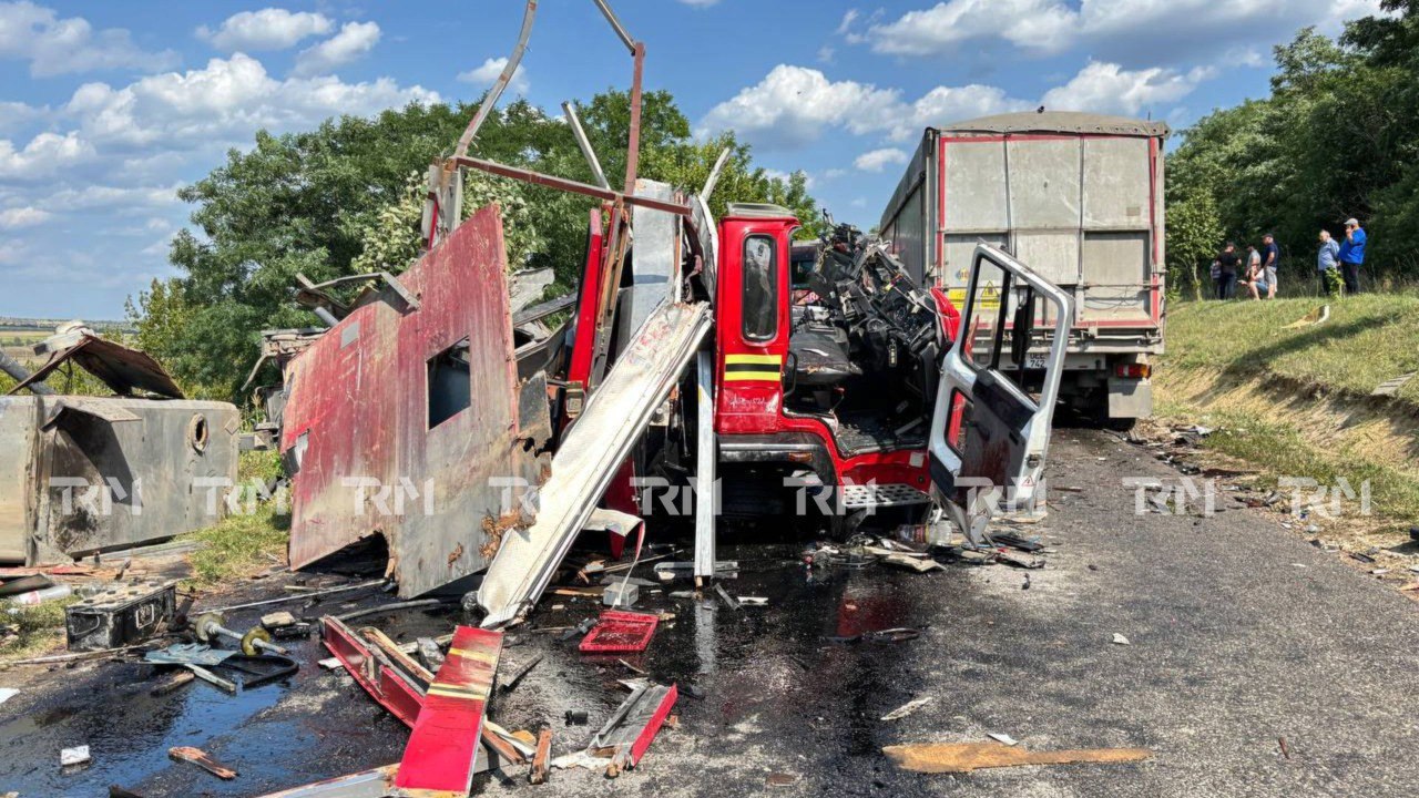 Cei doi pompieri care au supraviețuit după accidentul de la Telenești, în continuare la spital: Detalii despre starea acestora