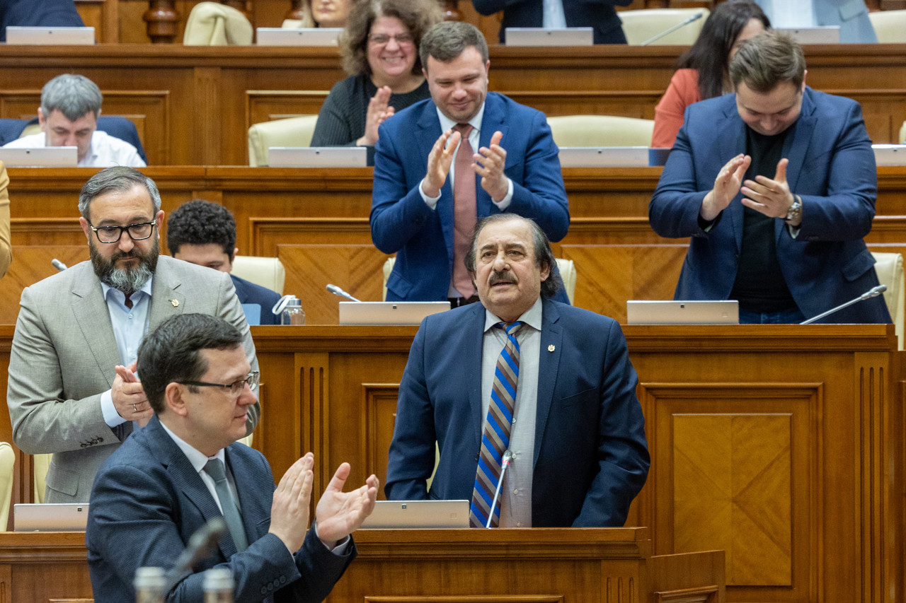 Parliament notes Nicolae Botgros’ resignation; Silvia Bondarenco may take the seat