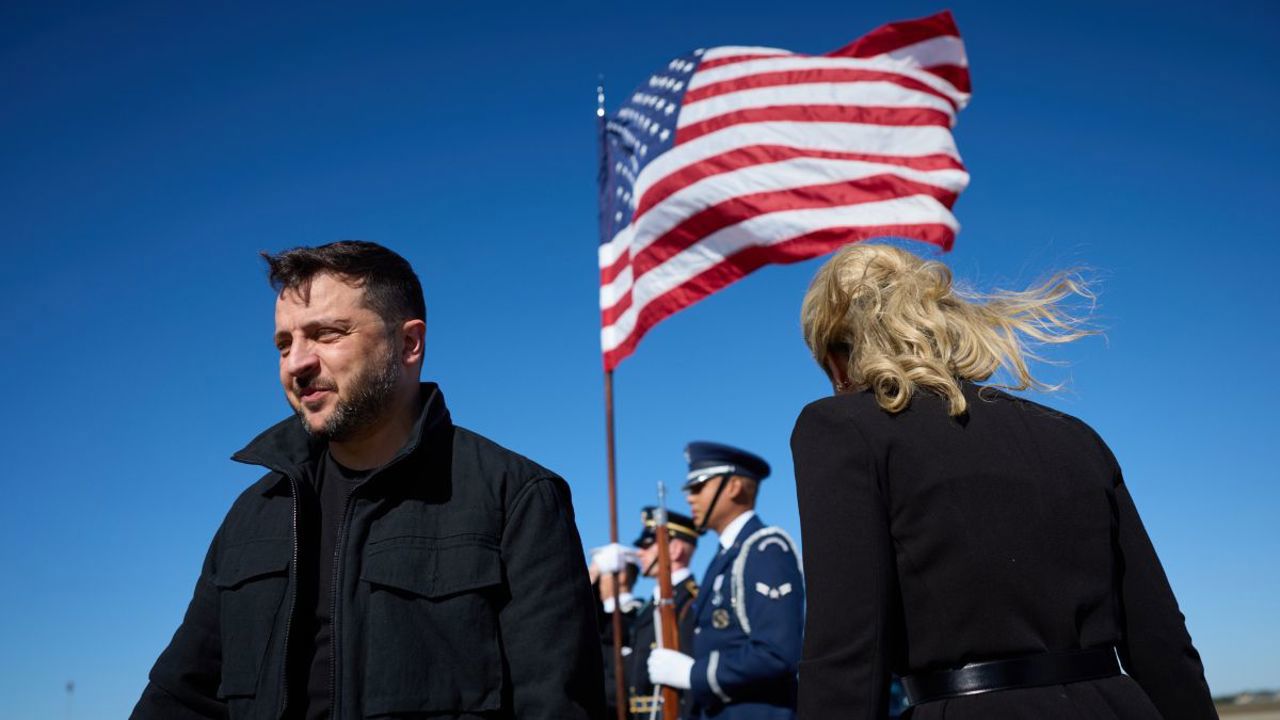 Трамп анонсировал встречу с Путиным в Будапеште. Зеленский: "Москва спешит возобновить диалог, как только слышит о "Томагавках"