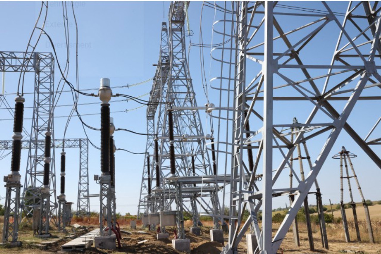 Risc de deconectări de energie în luna august: Populația, atenționată să reducă consumul dimineața și seara