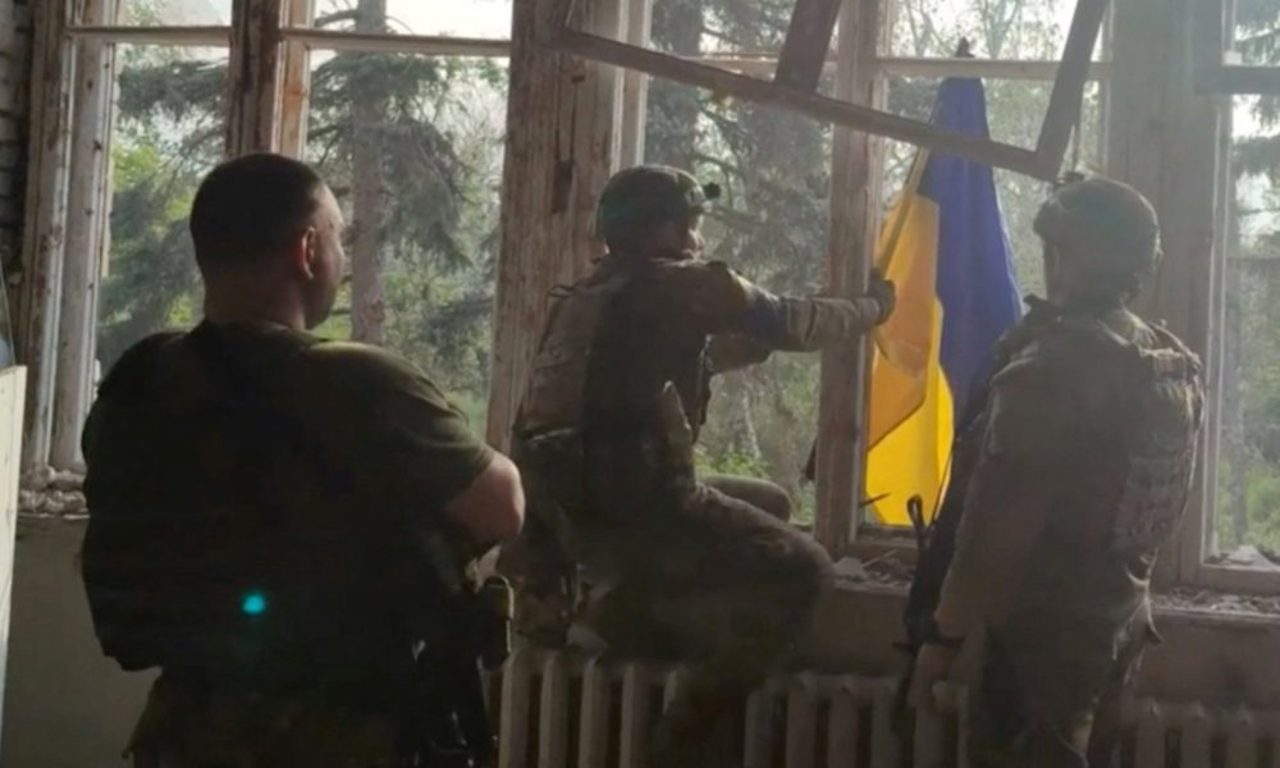 Вооруженные силы Украины продолжают контрнаступление и сообщают о первых успехах