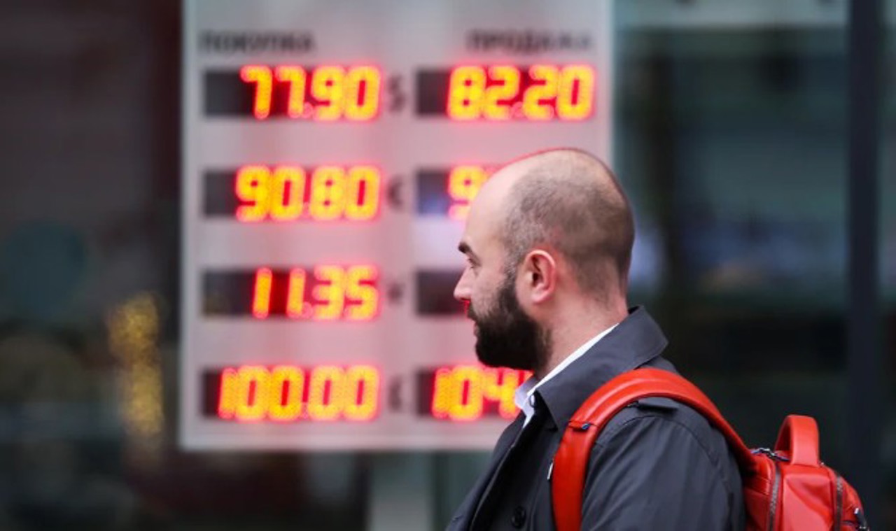 ЦБ разрешил вывод капитала из России, чтобы остановить рост рубля