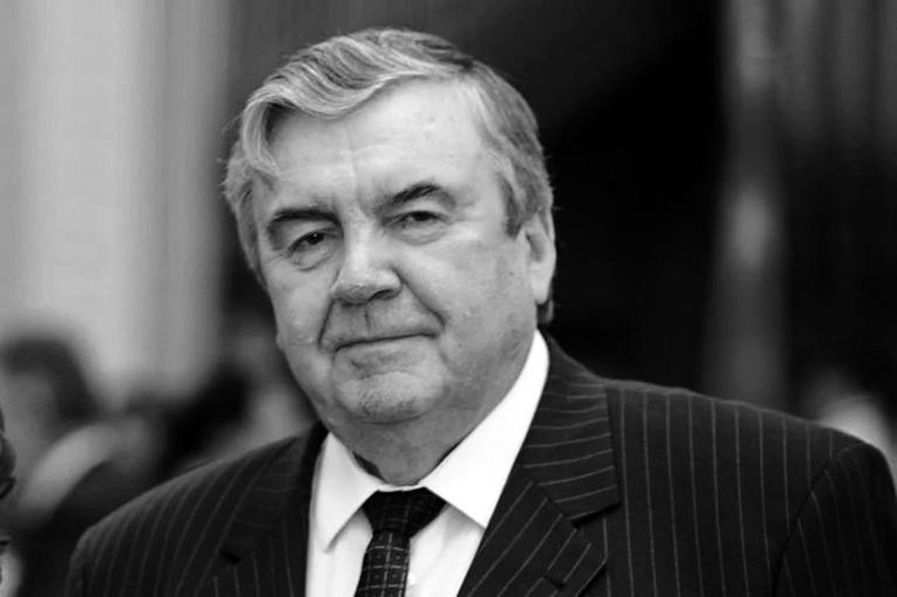 La 16 septembrie, la ora 12:00, va fi păstrat un moment de reculegere în memoria Primului Președinte, Mircea Snegur