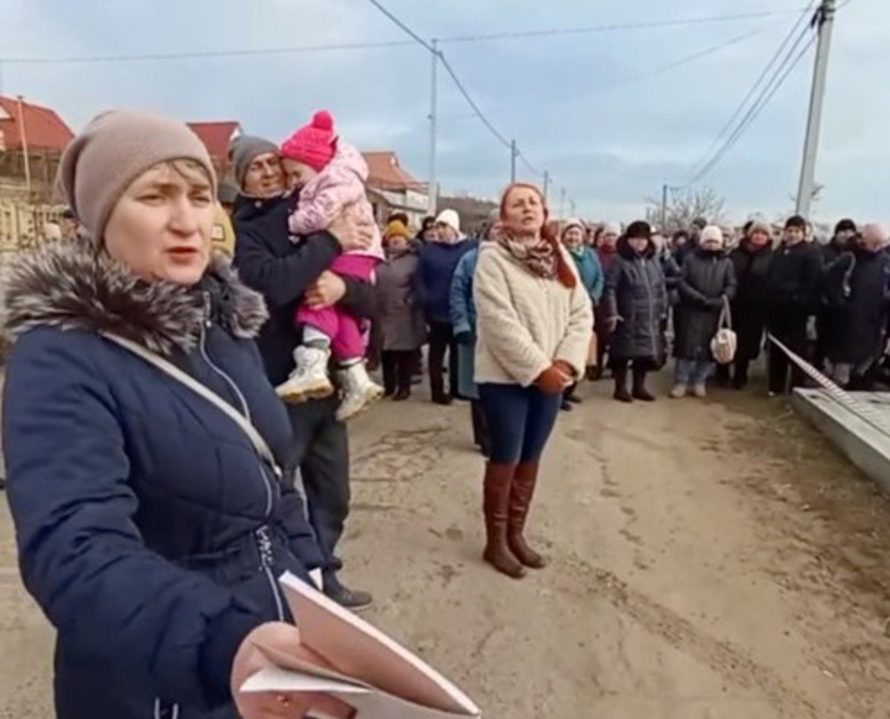 В Копанке устроили протест против подключения села к электросетям молдавских компаний