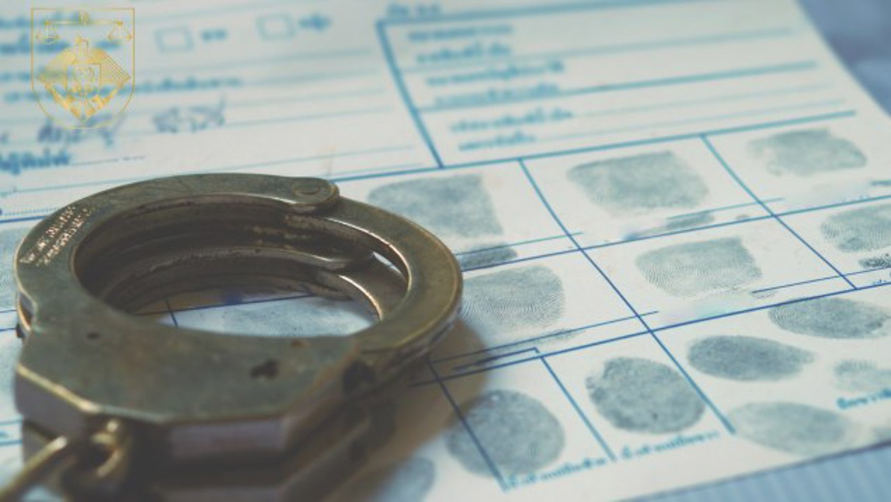 Nepotul care și-a ucis cu un ciocan bunica riscă detenție pe viață