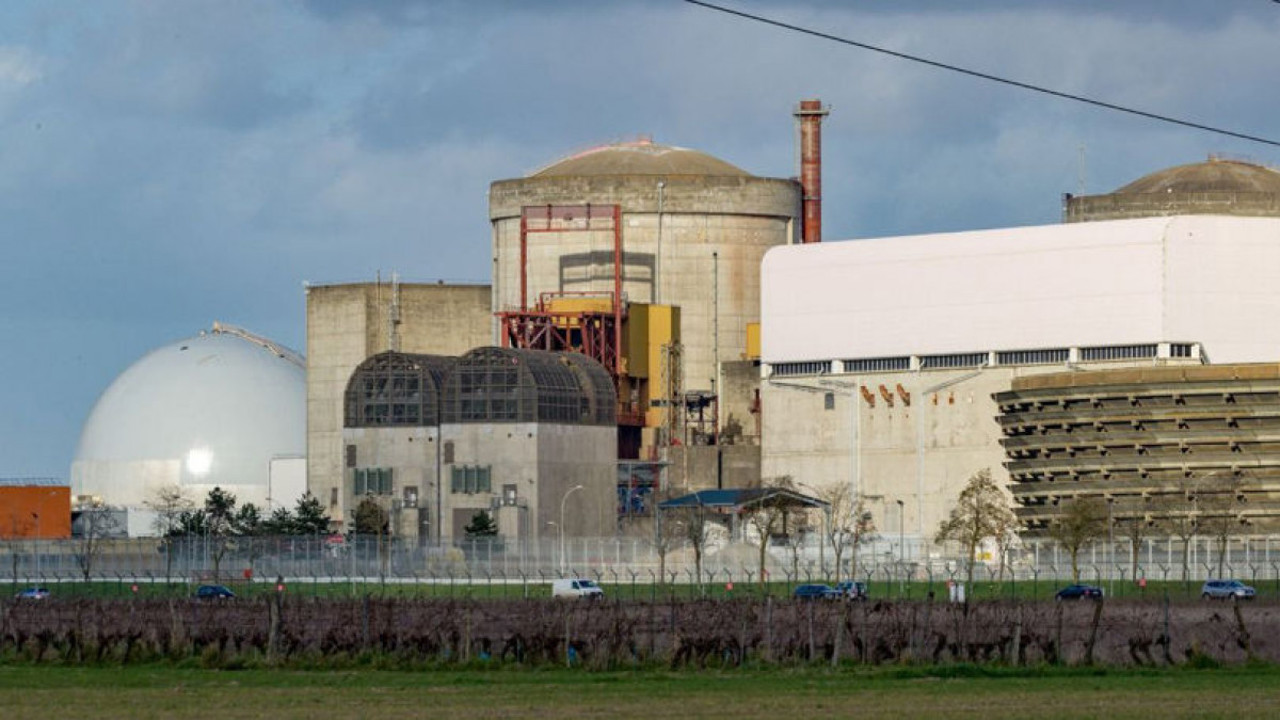 Запорожская АЭС в Украине временно осталась без электричества